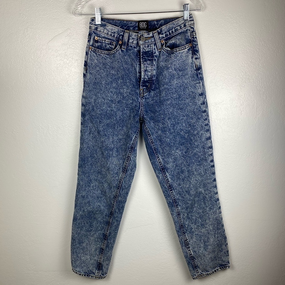 BDG OU High Rise Mom Vintage Style Acid Wash Button Fly Jeans Women’s size 27